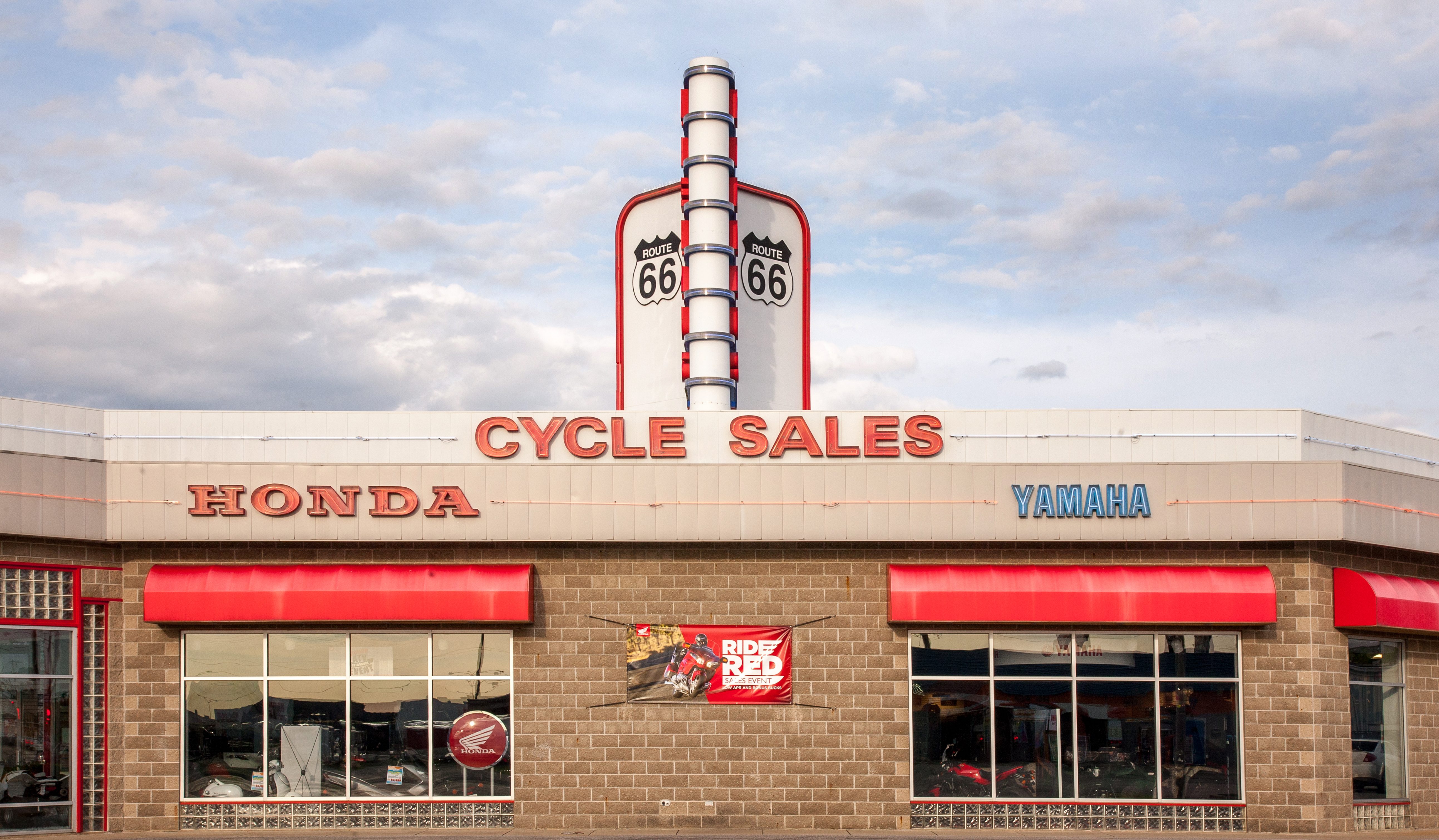 Exterior view of Niehaus Cycle Sales during the day.